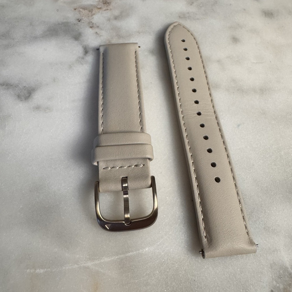 Garmin Quick Release Band 18 mm Light Sand Leather Lunar Gold Hardware Worn Once